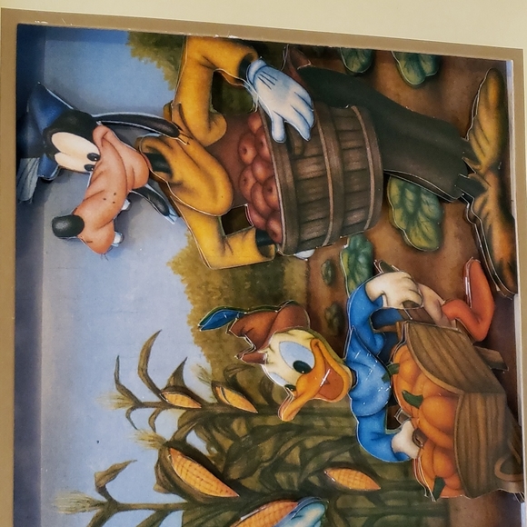 Vintage Disney 3D layered shadow box . - Picture 2 of 11